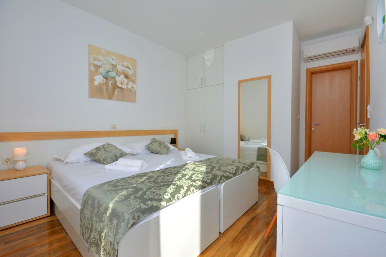 Villa Authentica With Heated Pool Grebaštica Exterior foto